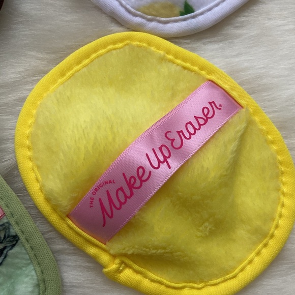 🆕 Makeup eraser cloths with mesh bag - Picture 4 of 6